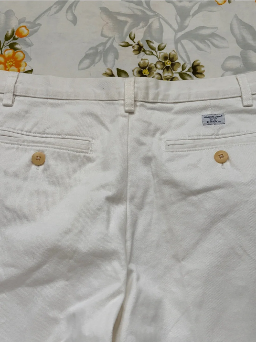 Vineyard Vines Size 12 White Pants - Picture 7 of 9